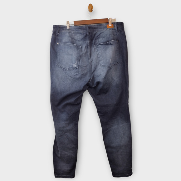 Judy Blue Jeans Women's 18W Medium Wash Skinny Fit Slightly Distressed Pockets - Picture 2 of 12